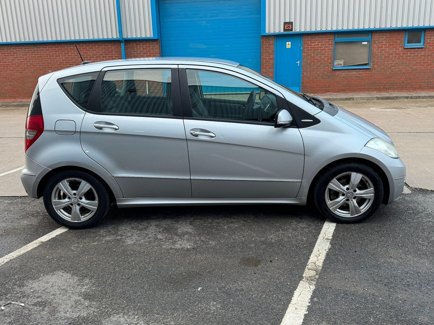 Used Mercedes-Benz A-Class 2009 for sale - 76389405: Photo 4
