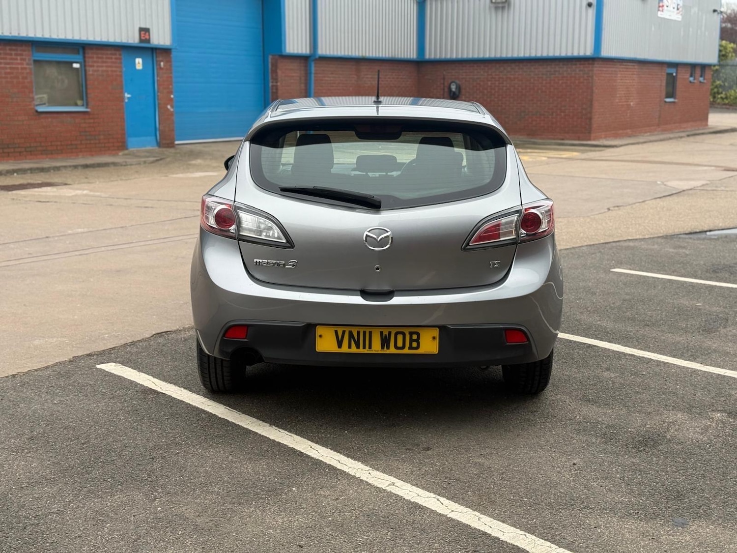 Used Mazda Mazda3 2011 for sale - 77052536: Photo 2