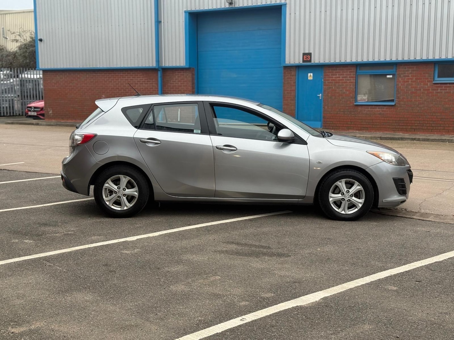 Used Mazda Mazda3 2011 for sale - 77052536: Photo 4