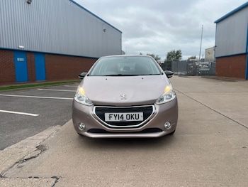 Used Peugeot 208 2014 for sale - 76226559: Photo