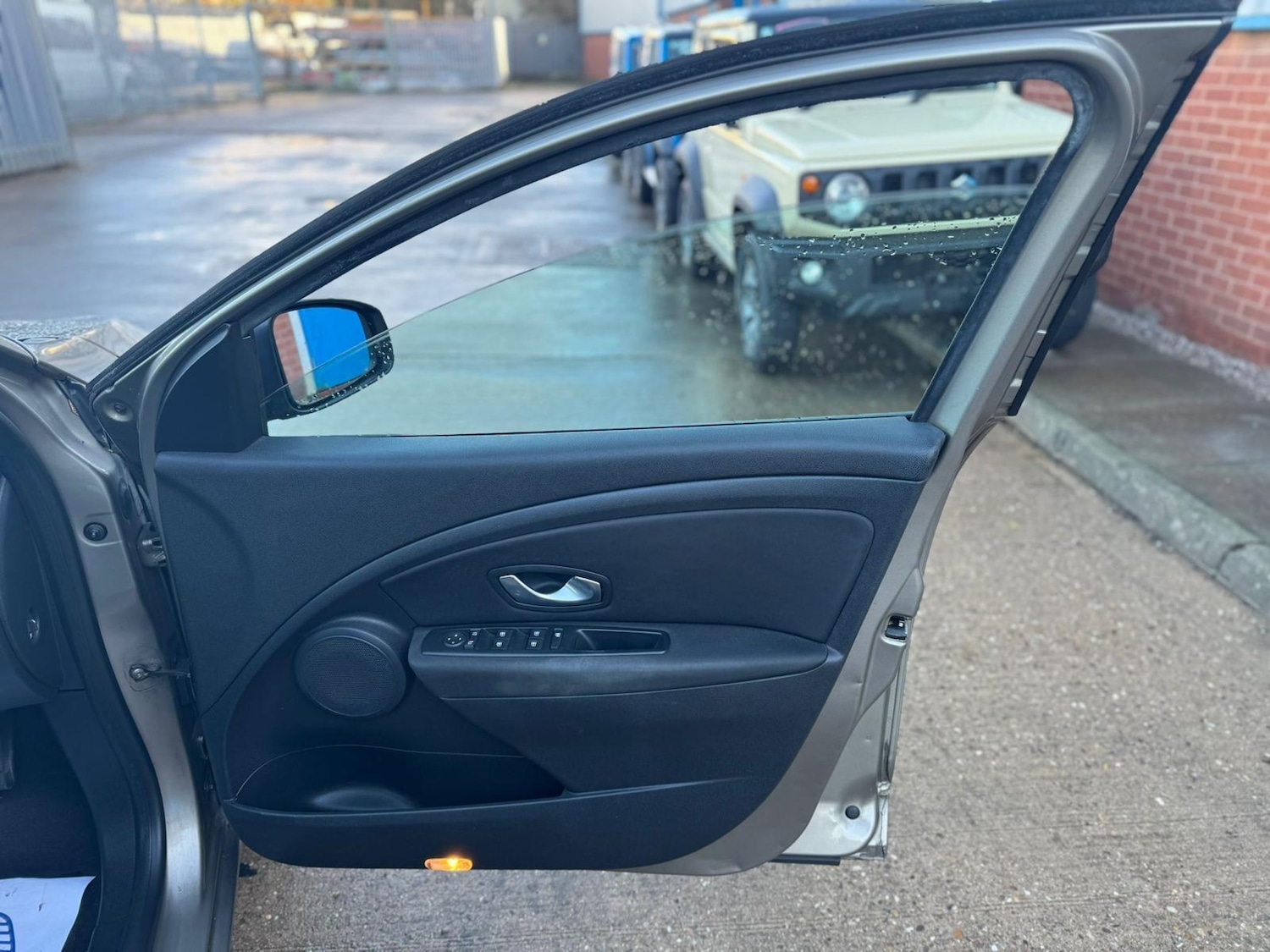 Used Renault Megane 2009 for sale - 77314960: Photo 17