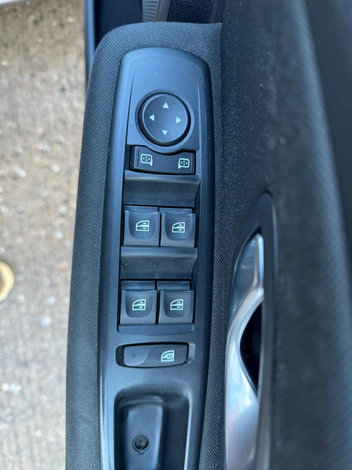 Used Renault Megane 2009 for sale - 77314960: Photo 19