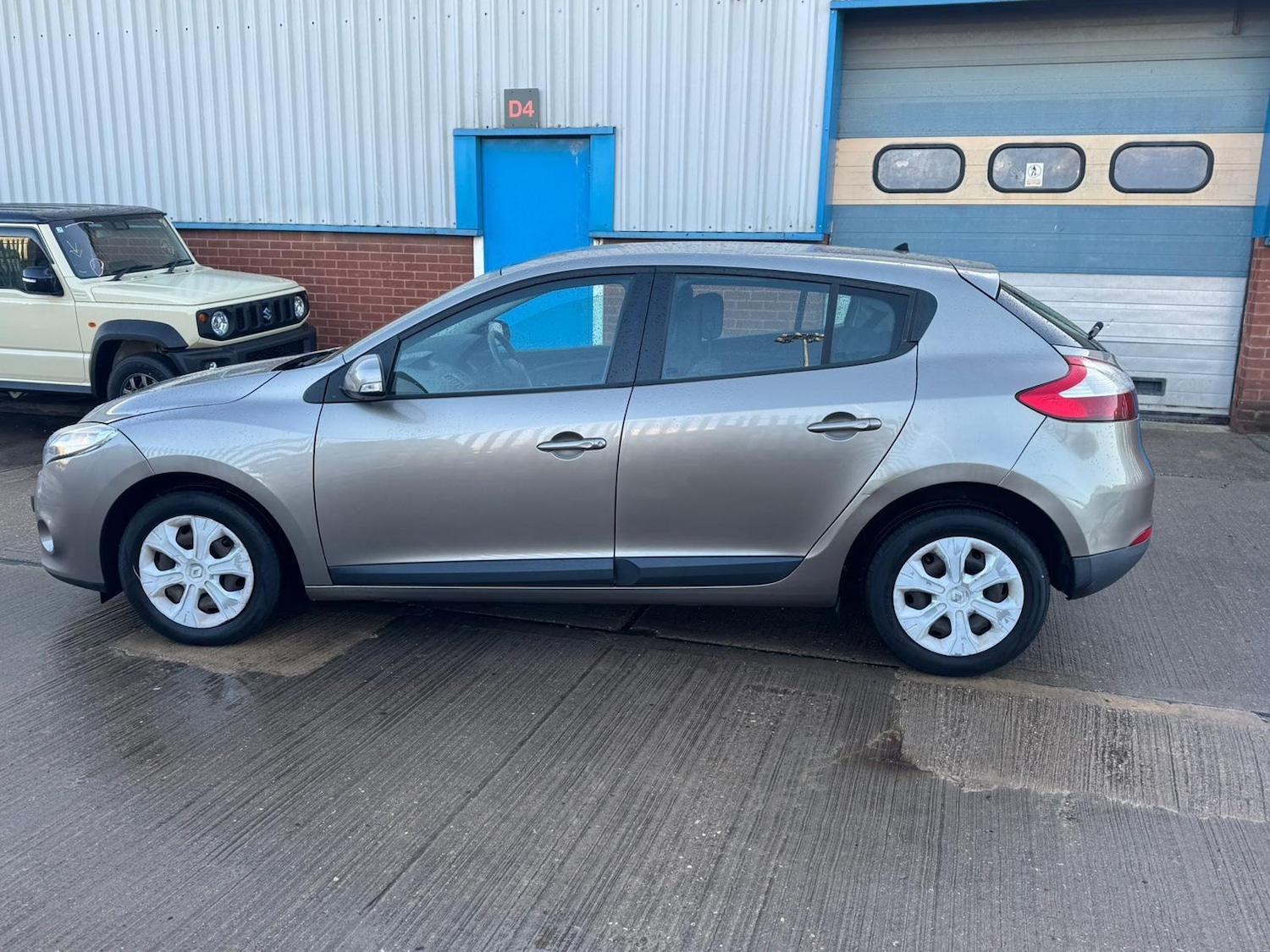 Used Renault Megane 2009 for sale - 77314960: Photo 4