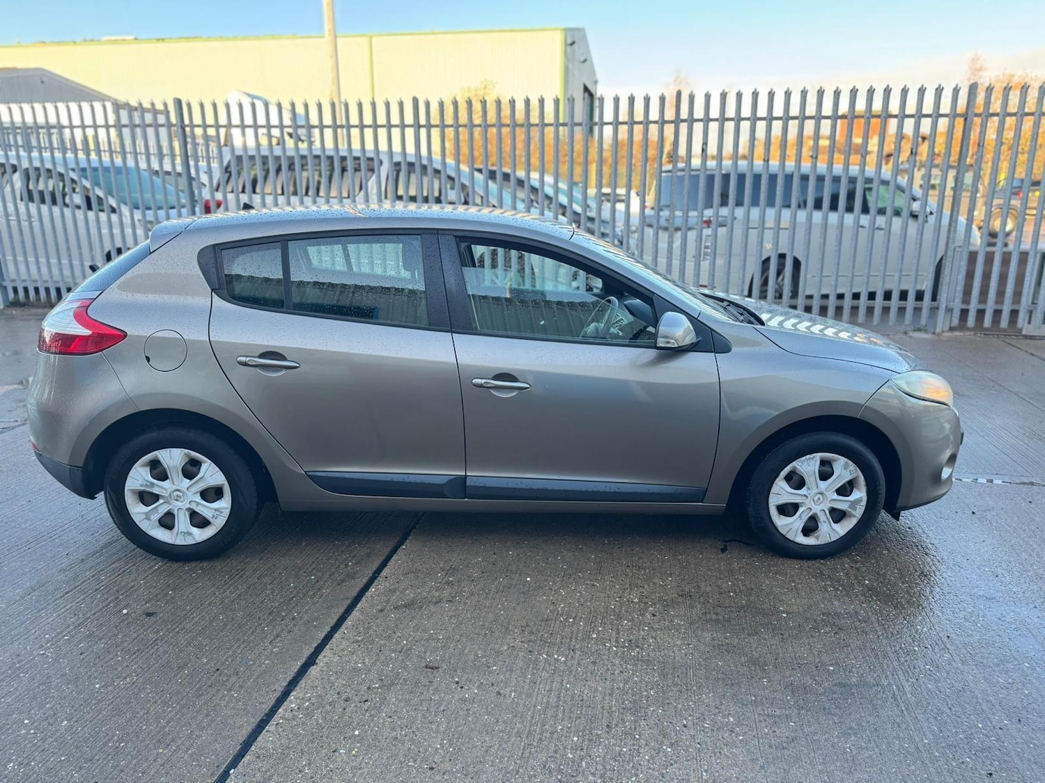 Used Renault Megane 2009 for sale - 77314960: Photo 5