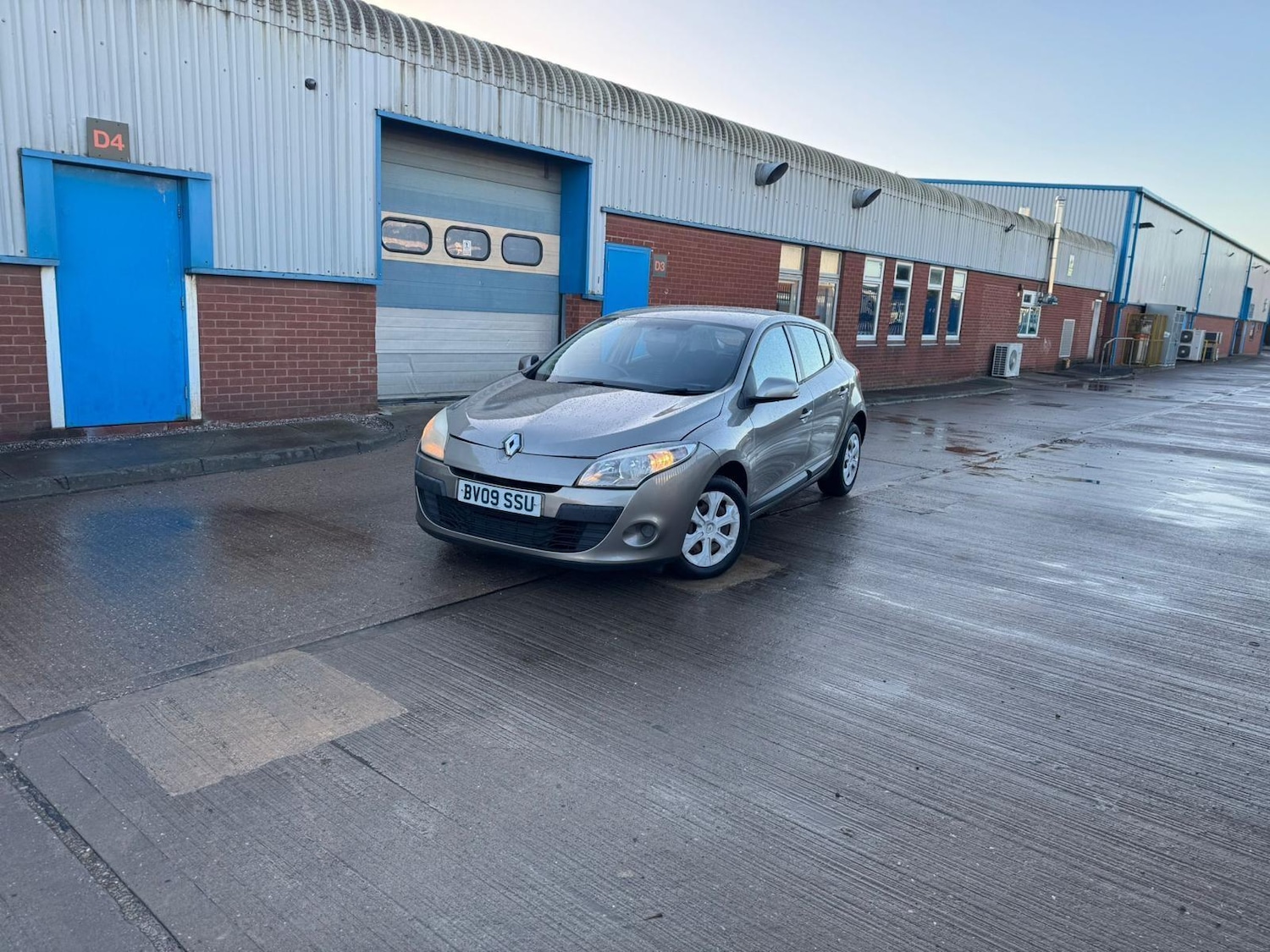 Used Renault Megane 2009 for sale - 77314960: Photo 6