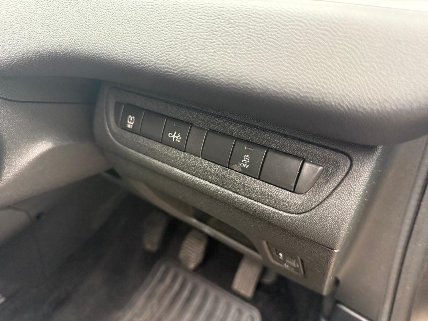 Used Peugeot 208 2015 for sale - 76472636: Photo 23