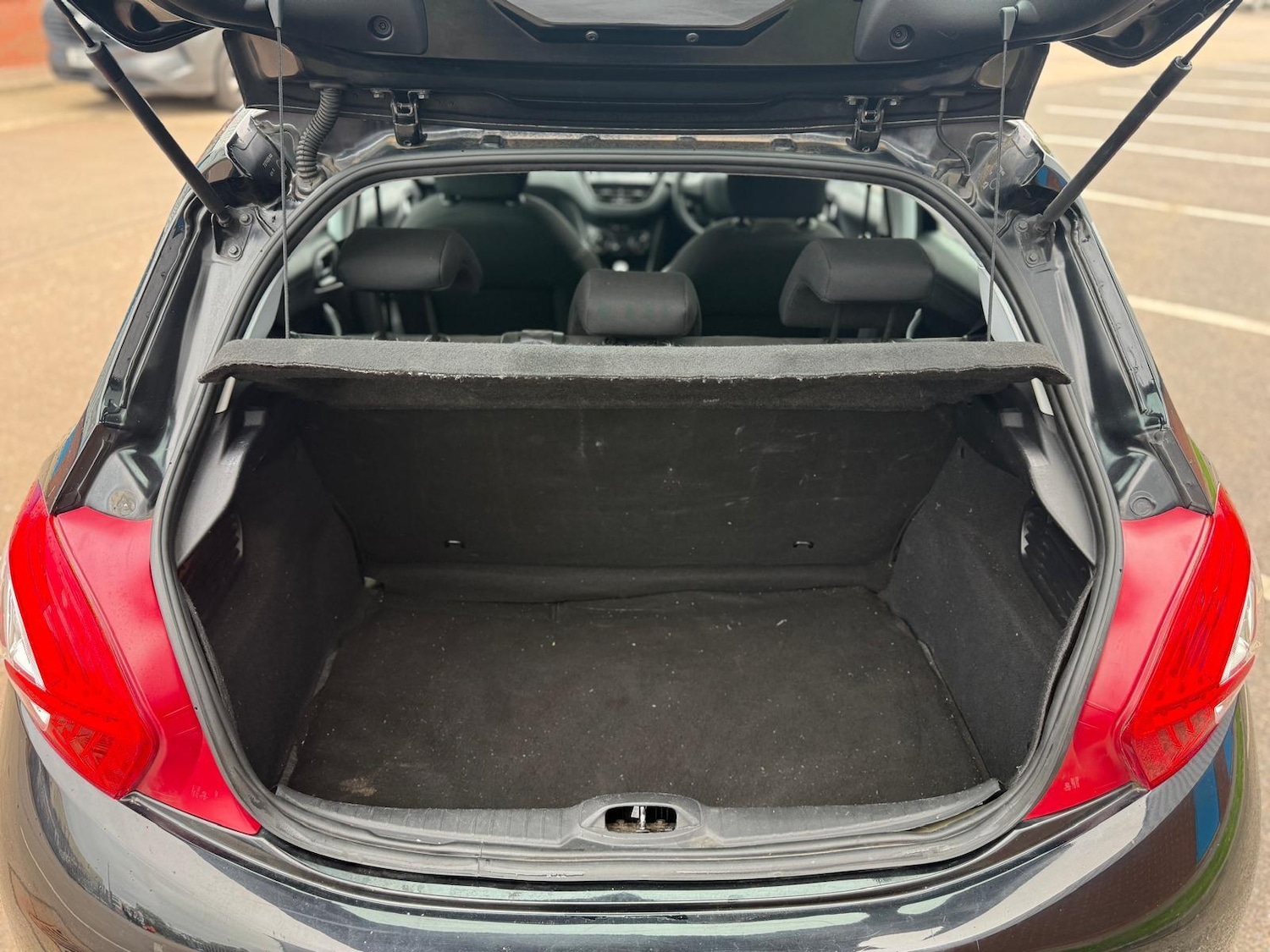 Used Peugeot 208 2015 for sale - 76472636: Photo 26