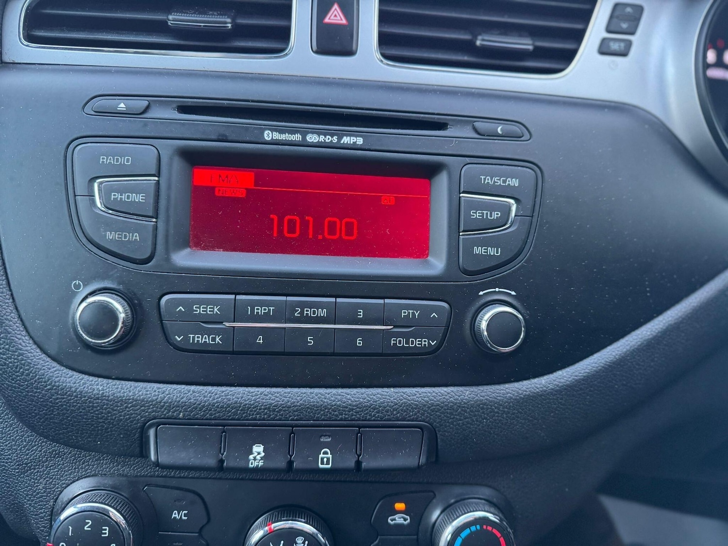 Used Kia Ceed 2015 for sale - 76936089: Photo 15