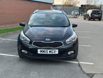 2015 (15) - 1.4 CRDi 1 5dr