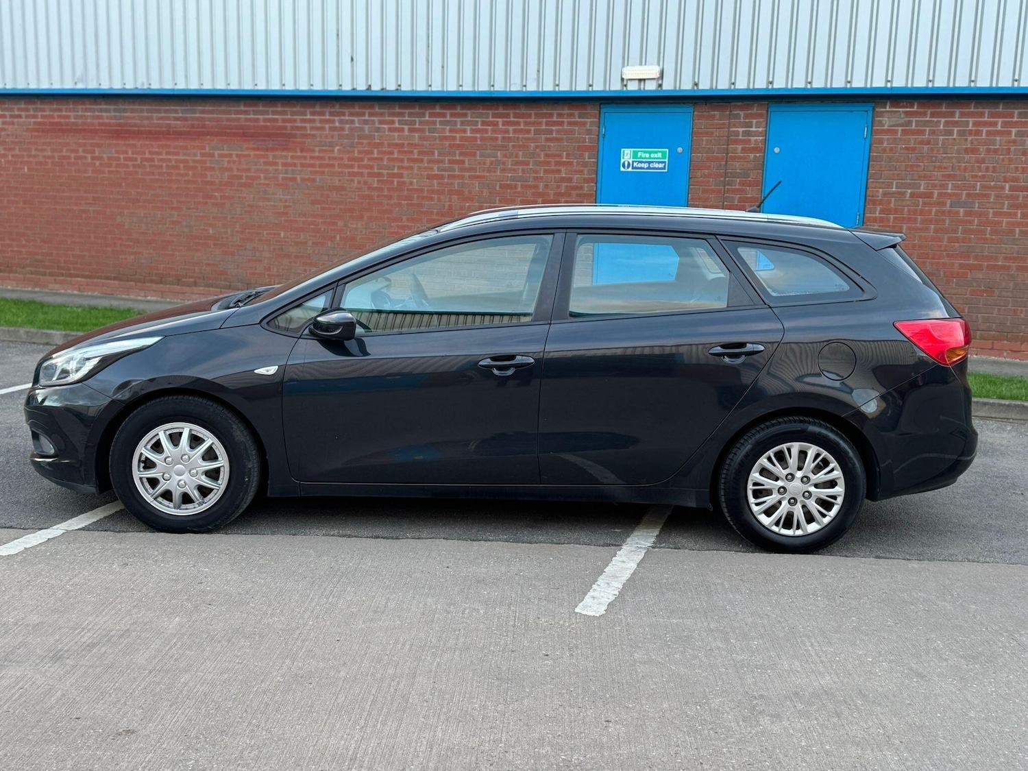 Used Kia Ceed 2015 for sale - 76936089: Photo 3