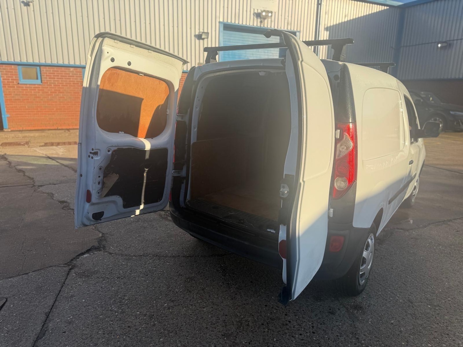 Used Renault Kangoo 2010 for sale - 76714195: Photo 21