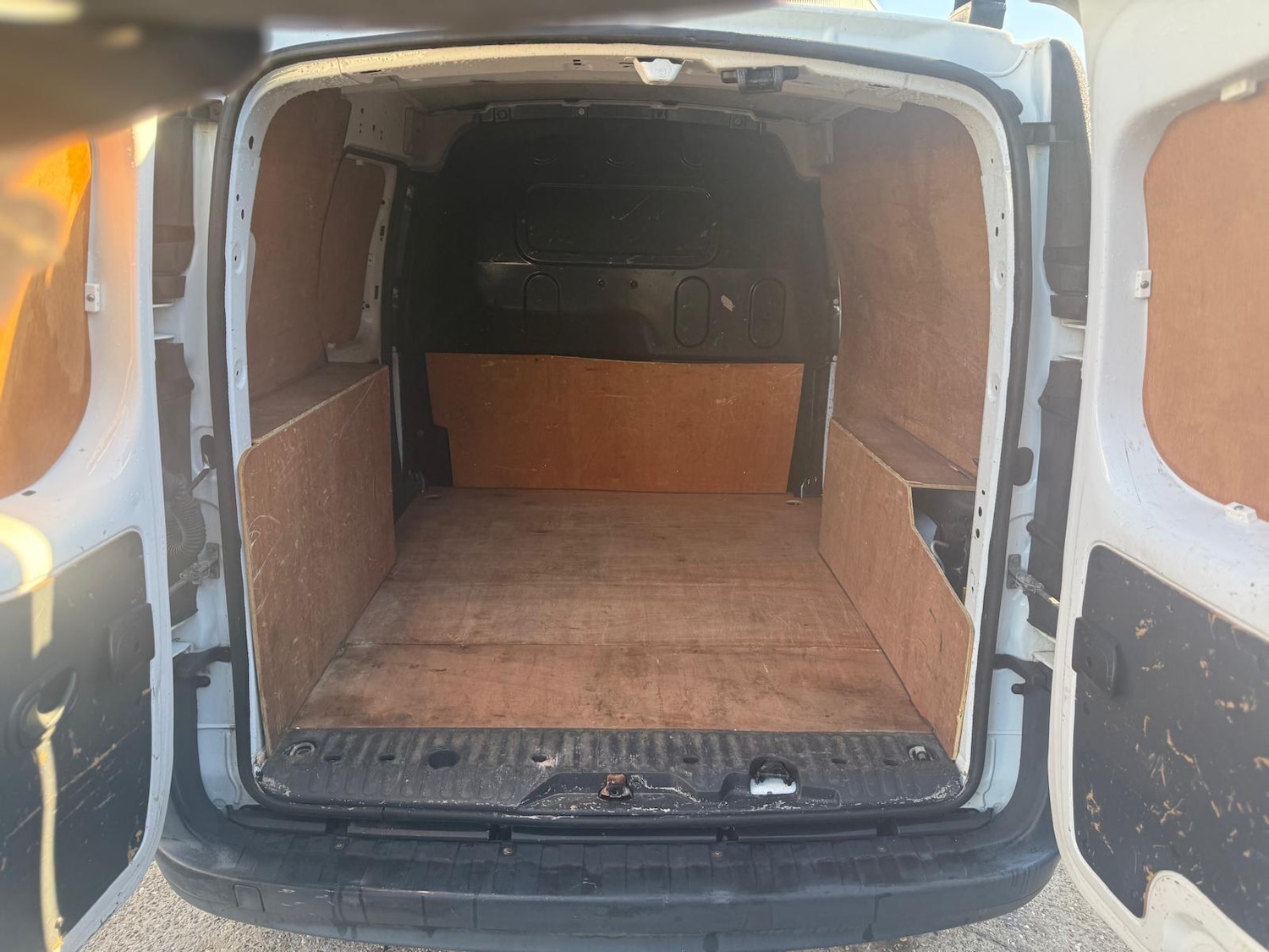 Used Renault Kangoo 2010 for sale - 76714195: Photo 24