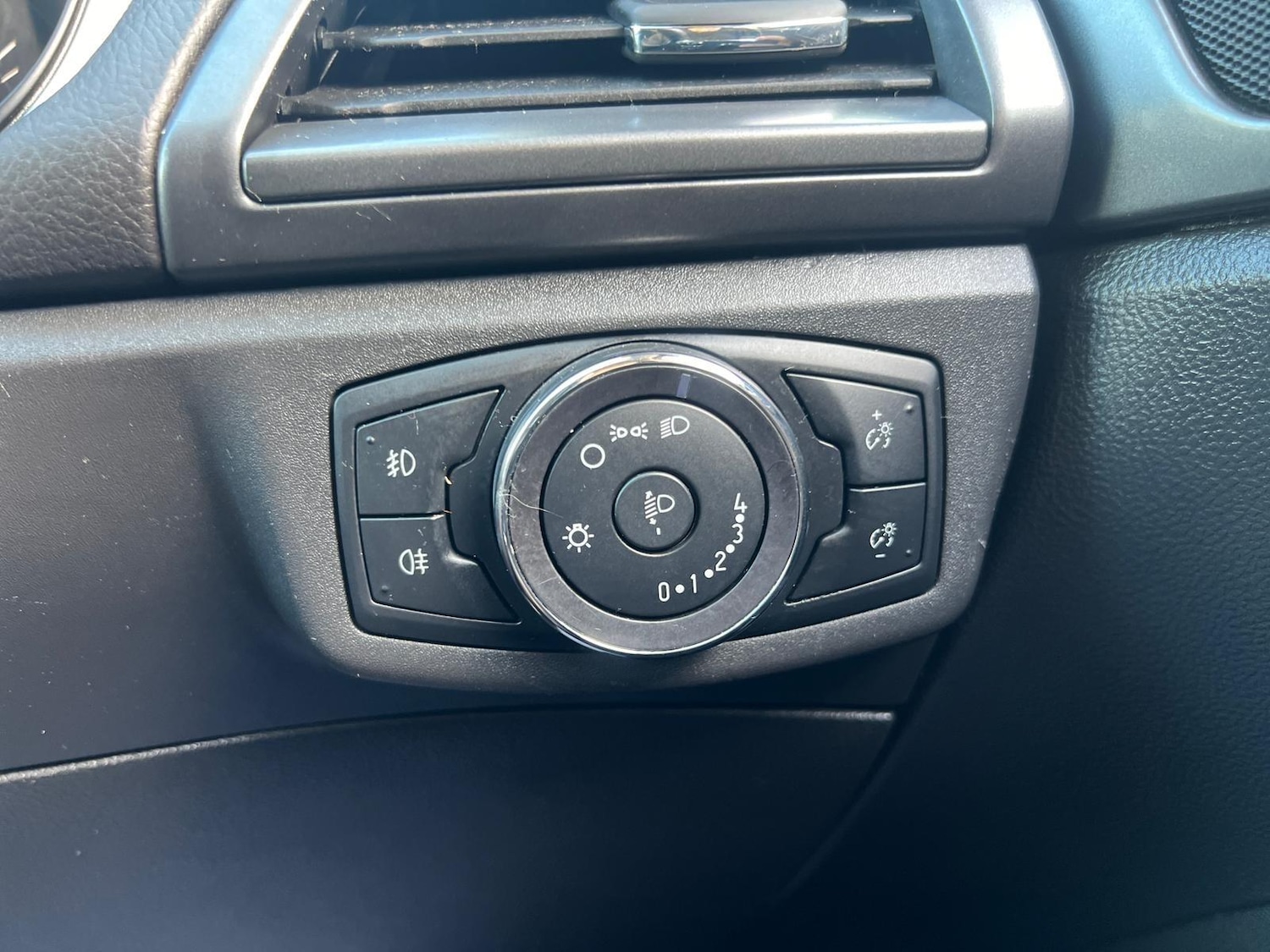 Used Ford Mondeo 2015 for sale - 76743487: Photo 21