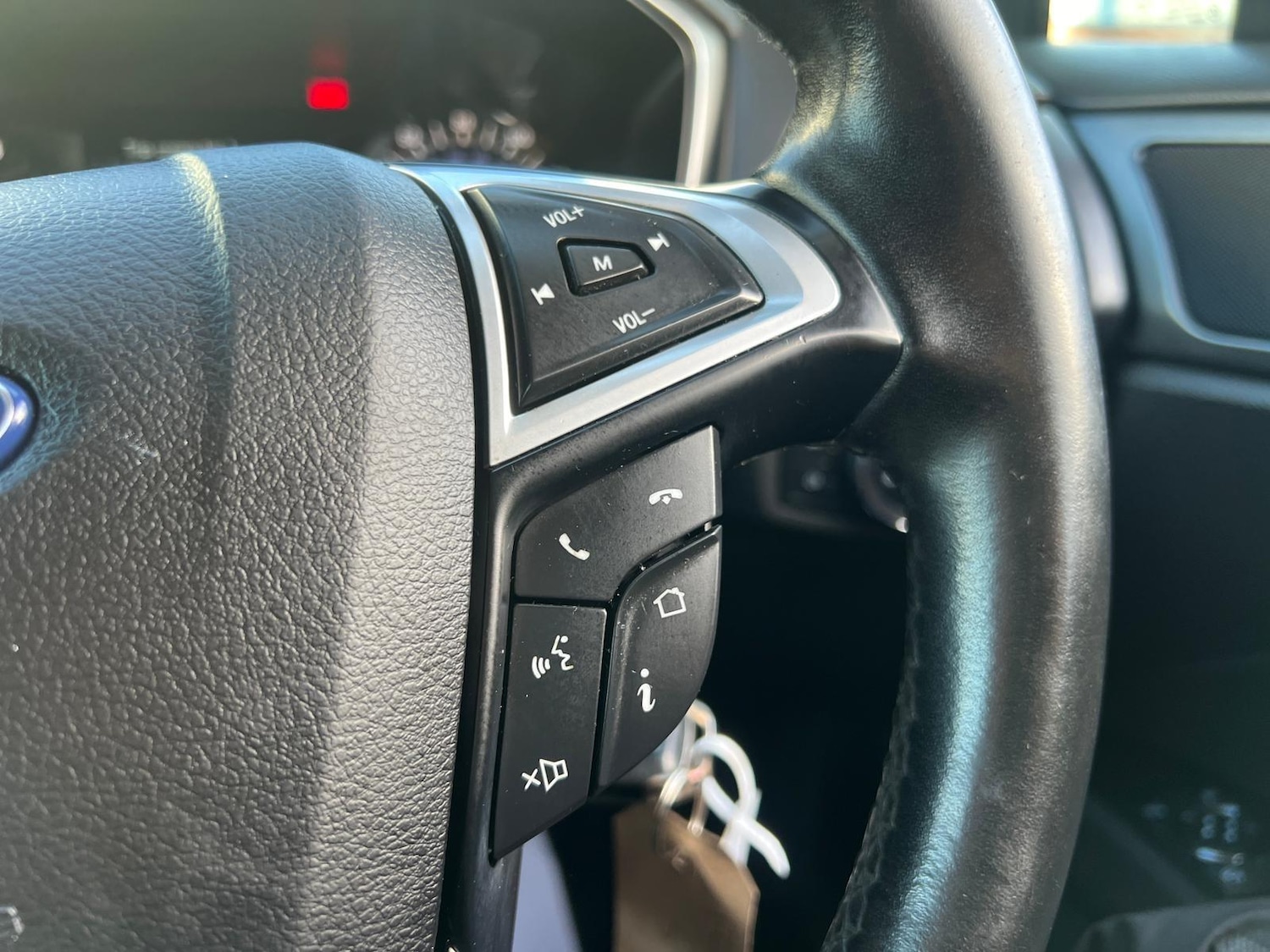 Used Ford Mondeo 2015 for sale - 76743487: Photo 23