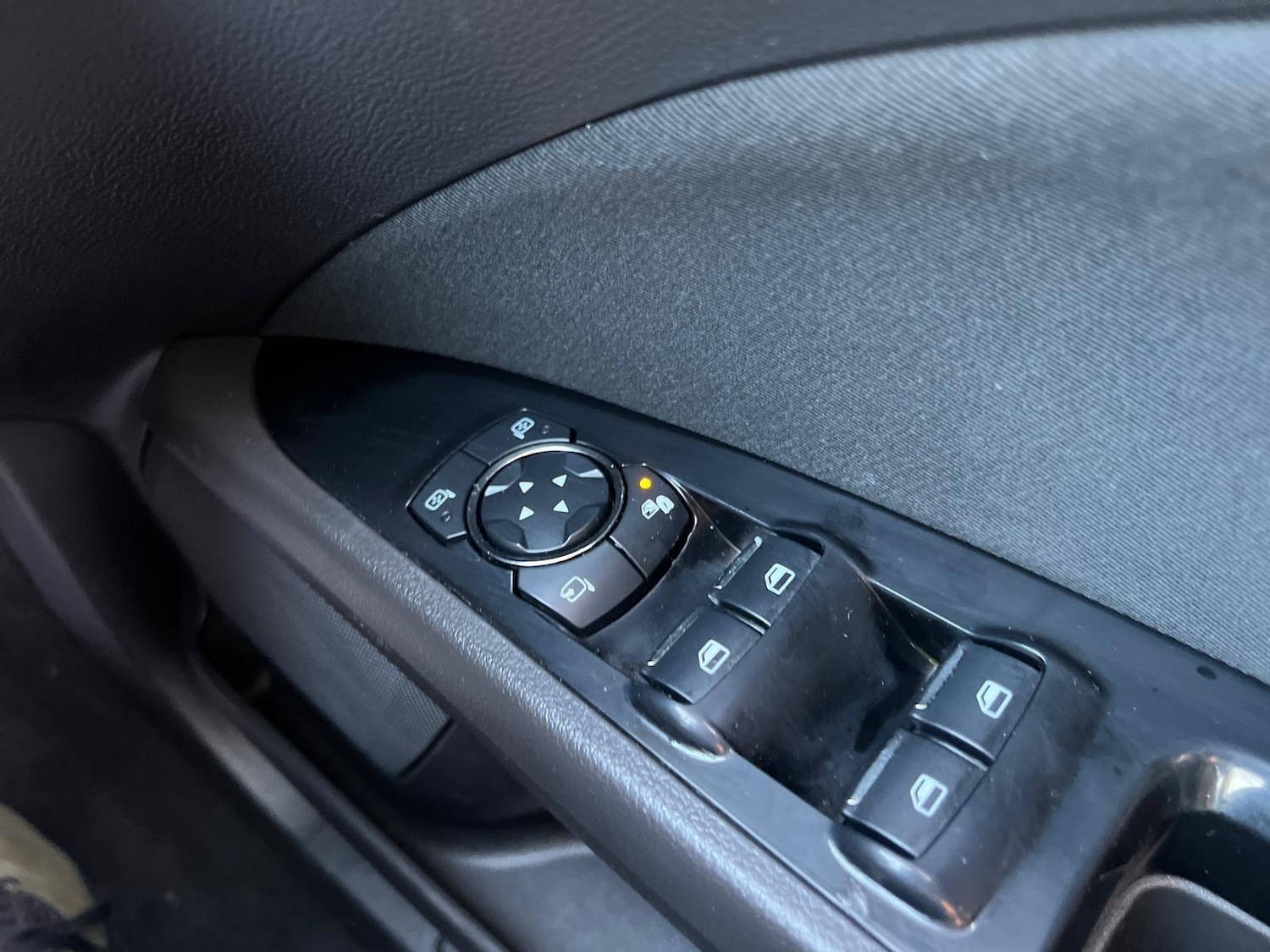 Used Ford Mondeo 2015 for sale - 76743487: Photo 24