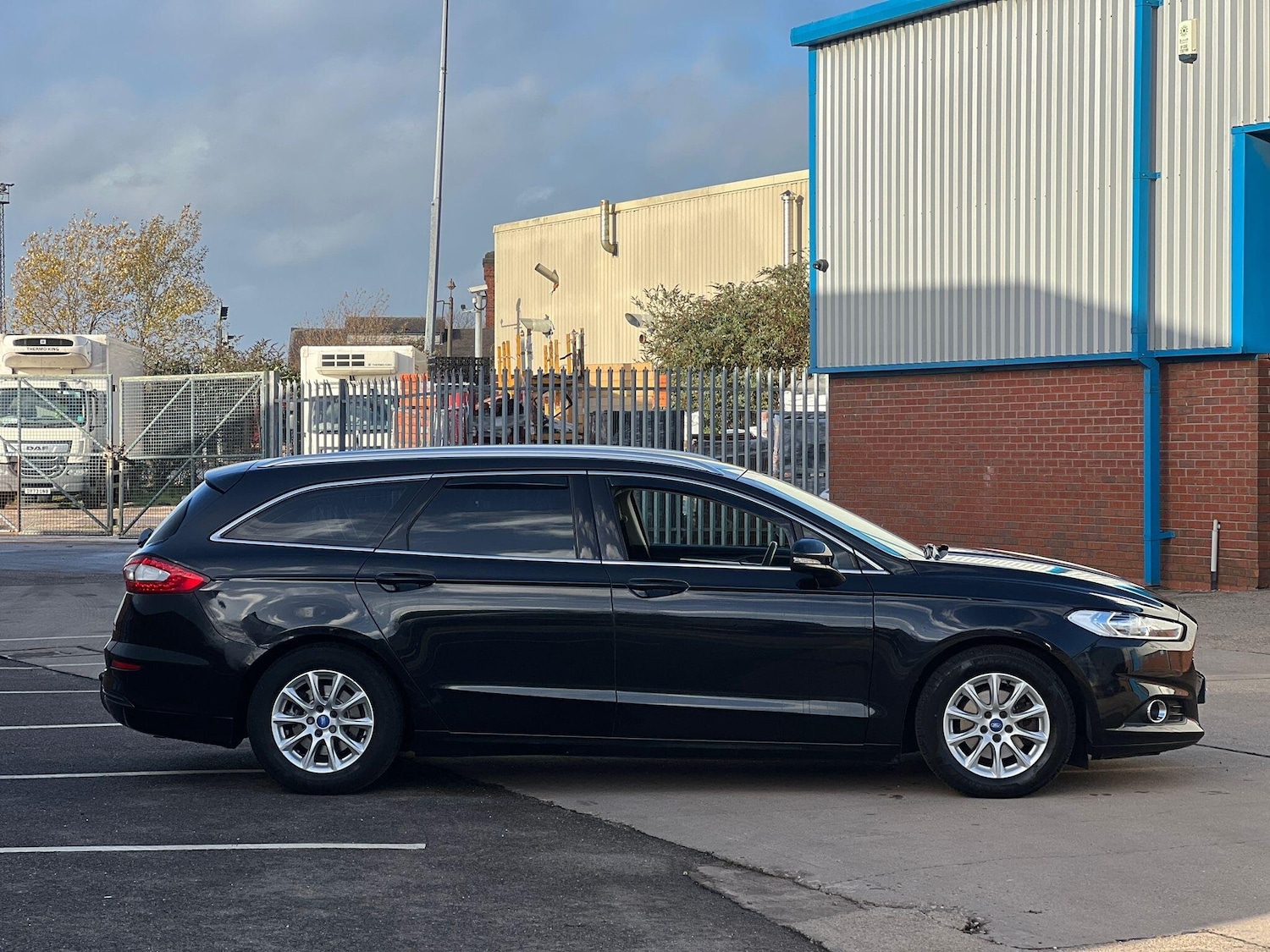 Used Ford Mondeo 2015 for sale - 76743487: Photo 3