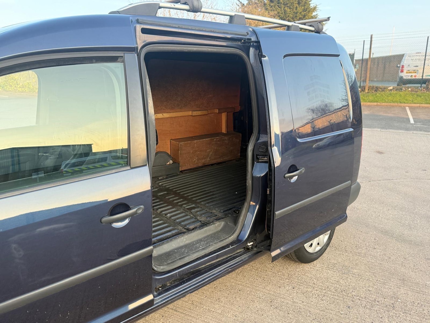 Used Volkswagen Caddy Maxi 2012 for sale - 77978015: Photo 17