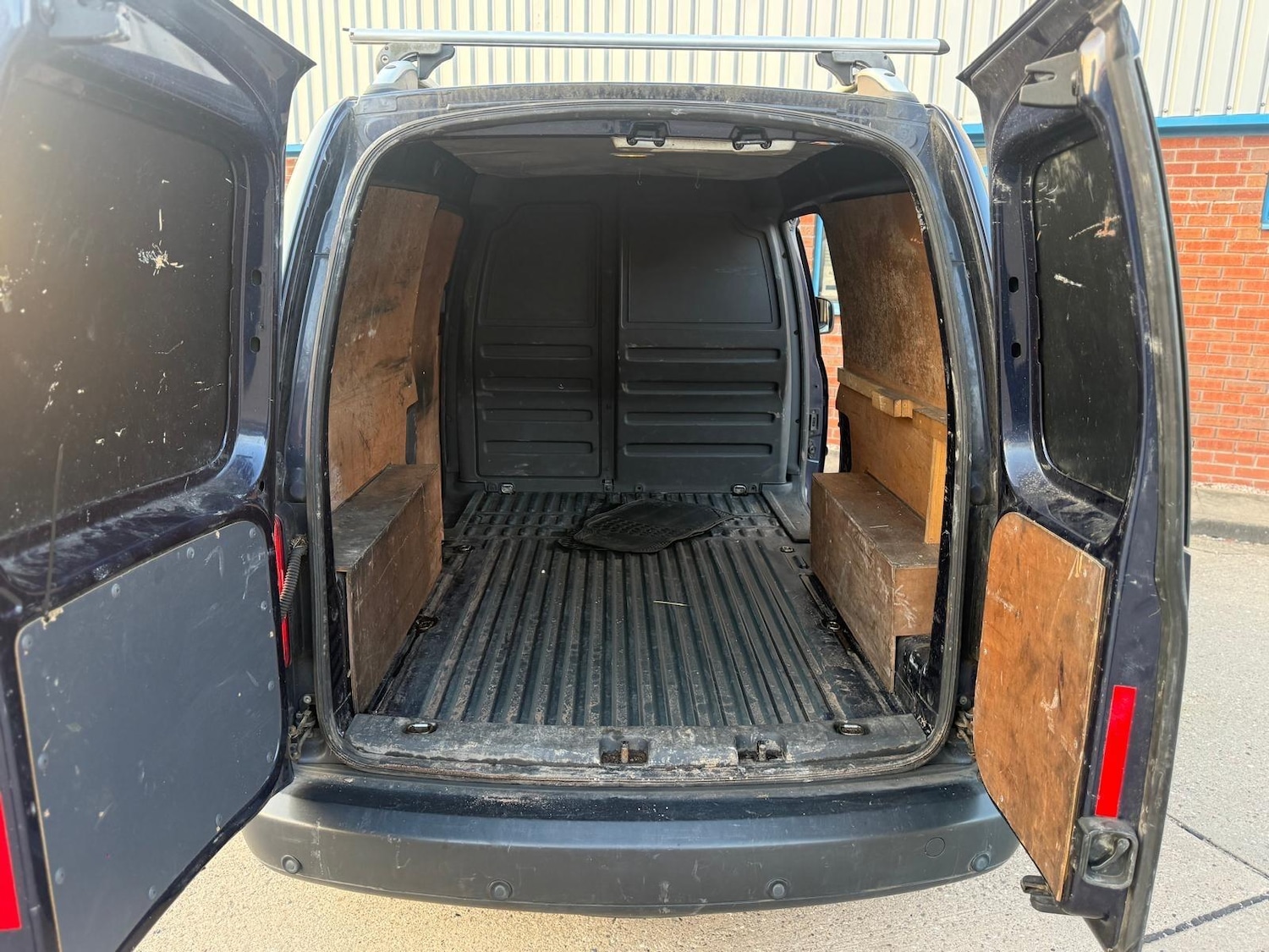 Used Volkswagen Caddy Maxi 2012 for sale - 77978015: Photo 28