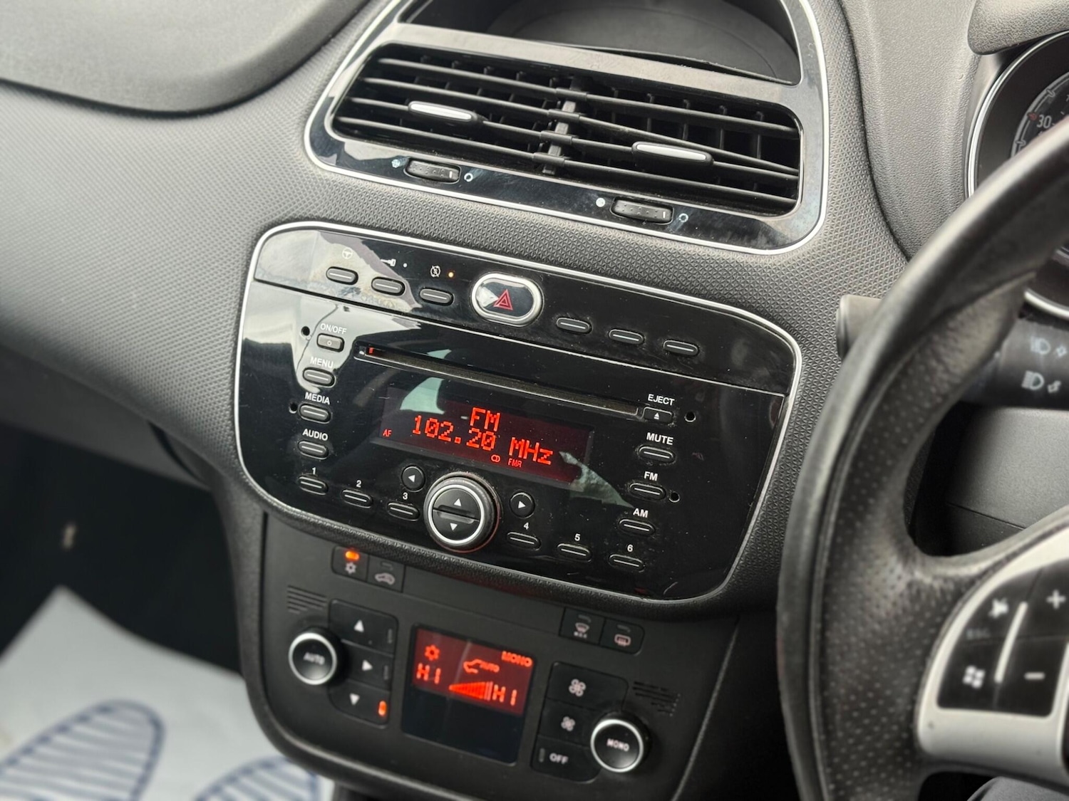 Used Fiat Punto 2013 for sale - 77682926: Photo 31