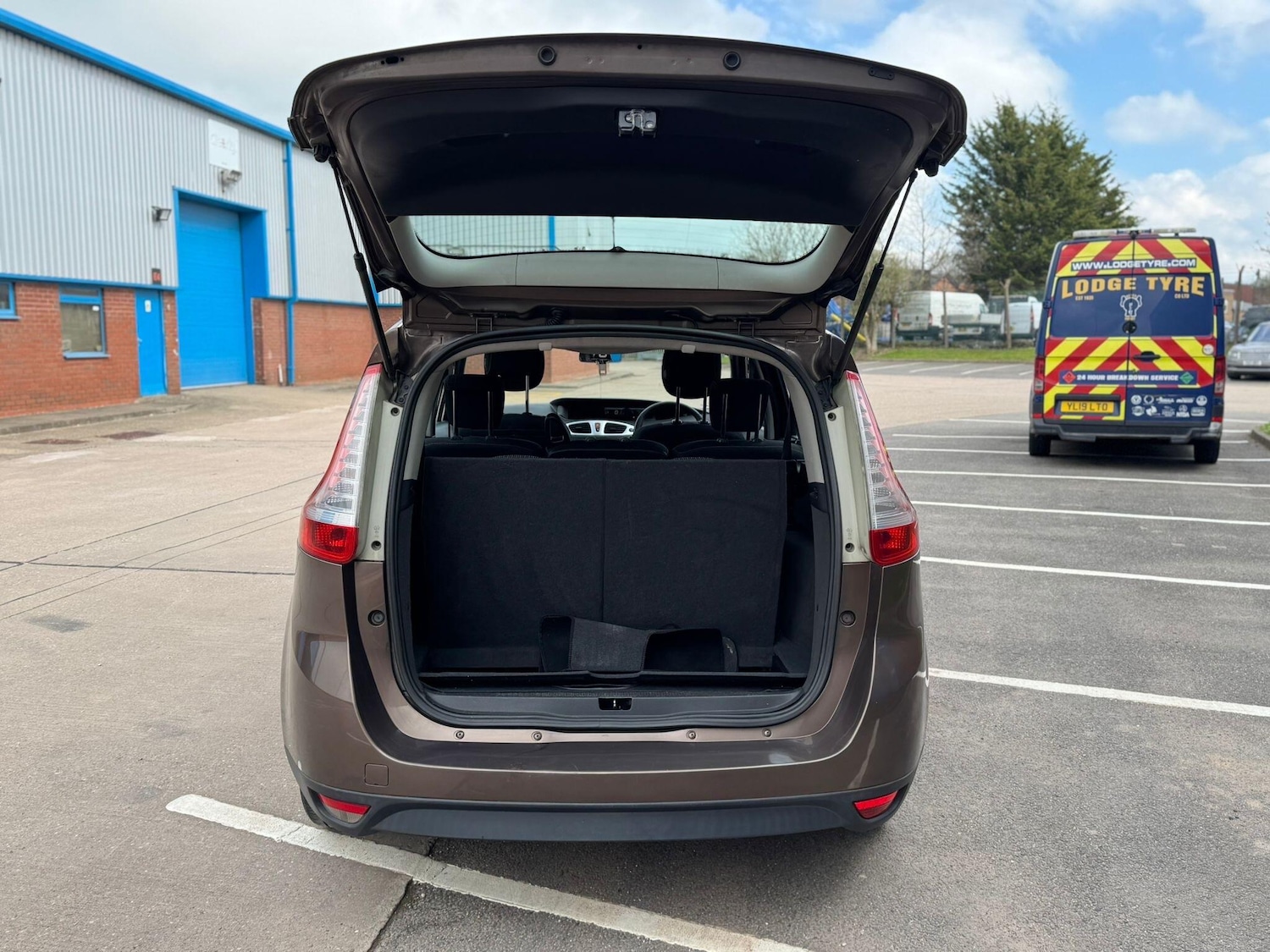 Used Renault Grand Scenic 2010 for sale - 78085881: Photo 24