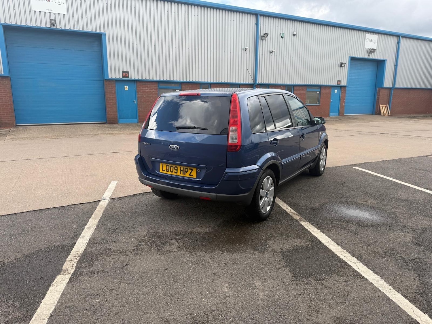 Used Ford Fusion 2009 for sale - 76996105: Photo 8