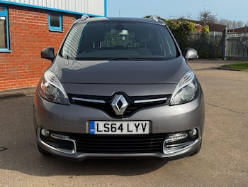 (64) - 1.6 dCi Dynamique TomTom Euro 5 (s/s) 5dr