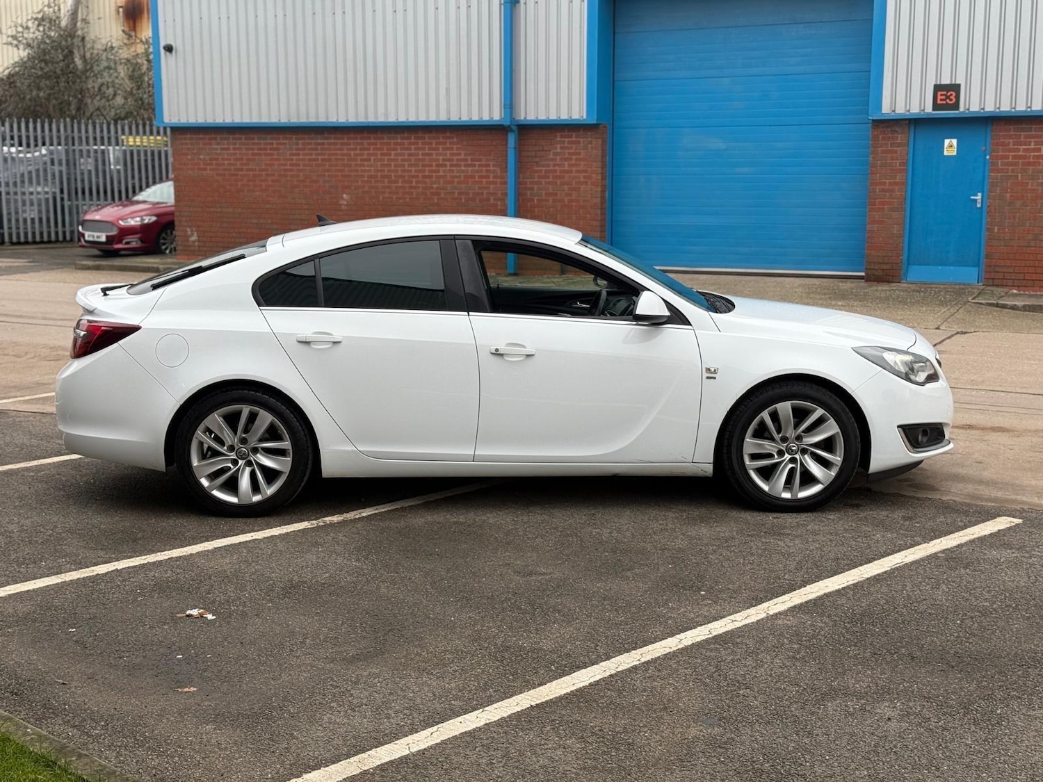 Used Vauxhall Insignia 2015 for sale - 77523584: Photo 3