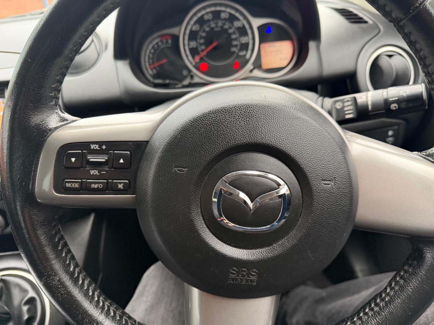 Used Mazda Mazda2 2013 for sale - 77377374: Photo 23