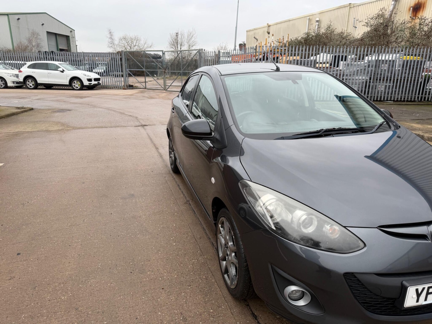 Used Mazda Mazda2 2013 for sale - 77377374: Photo 5