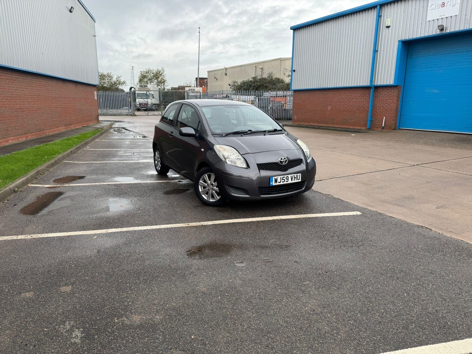 Used Toyota Yaris 2009 for sale - 76549559: Photo 11