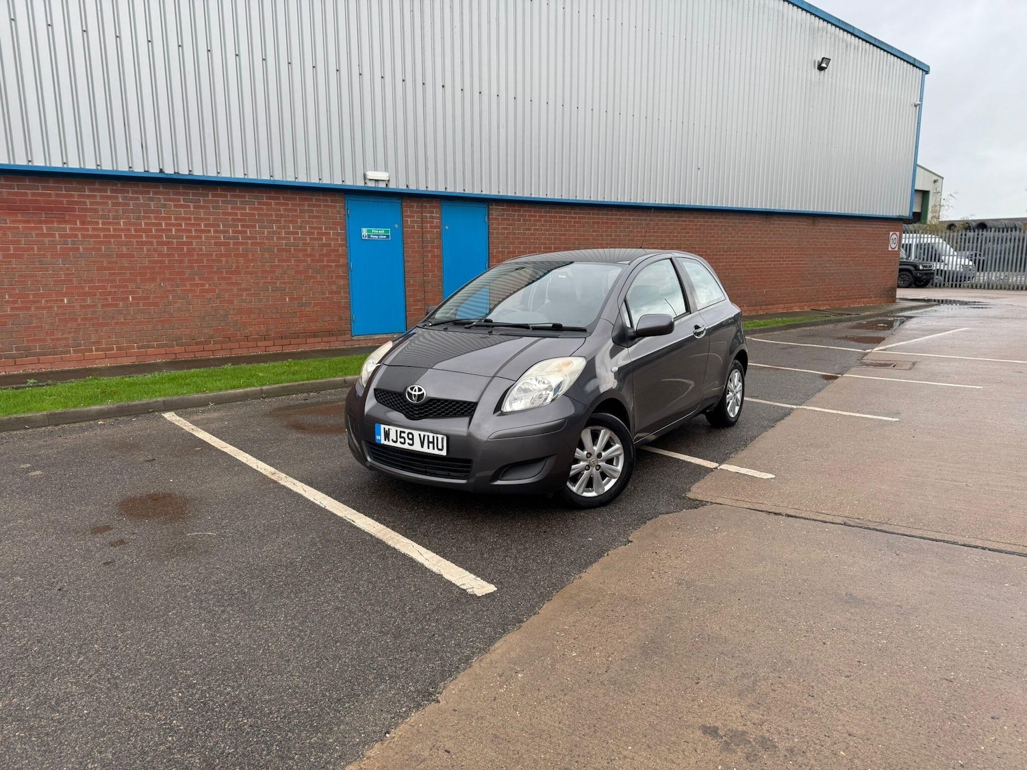 Used Toyota Yaris 2009 for sale - 76549559: Photo 12