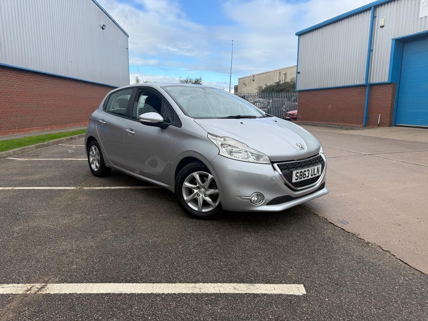 Used Peugeot 208 2013 for sale - 76349772: Photo 10