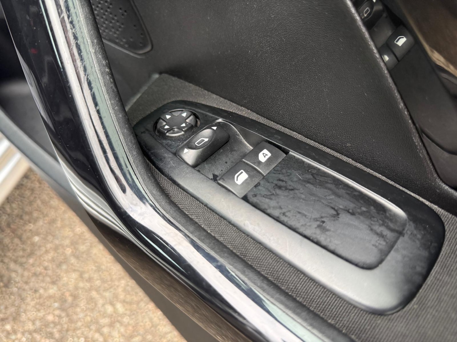 Used Peugeot 208 2013 for sale - 76349772: Photo 16