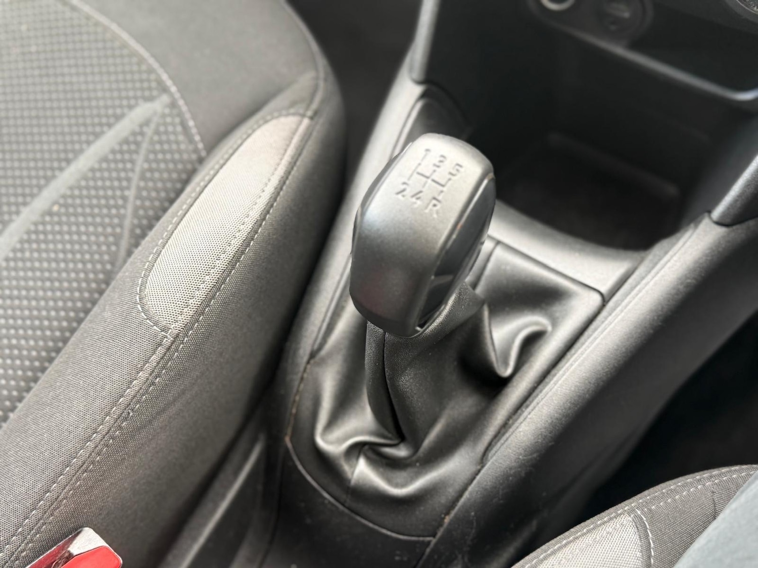 Used Peugeot 208 2013 for sale - 76349772: Photo 19