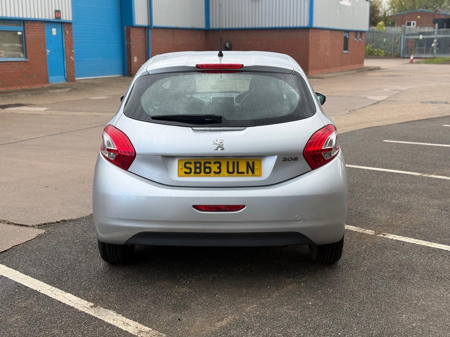 Used Peugeot 208 2013 for sale - 76349772: Photo 2