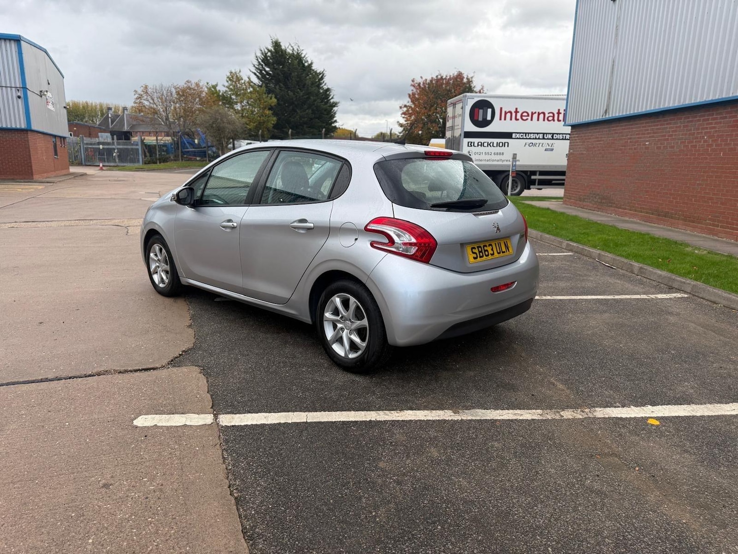 Used Peugeot 208 2013 for sale - 76349772: Photo 7