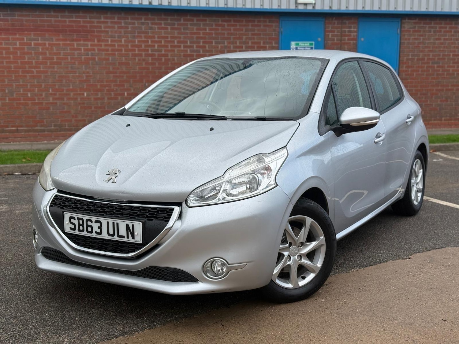 Used Peugeot 208 2013 for sale - 76349772: Photo 9