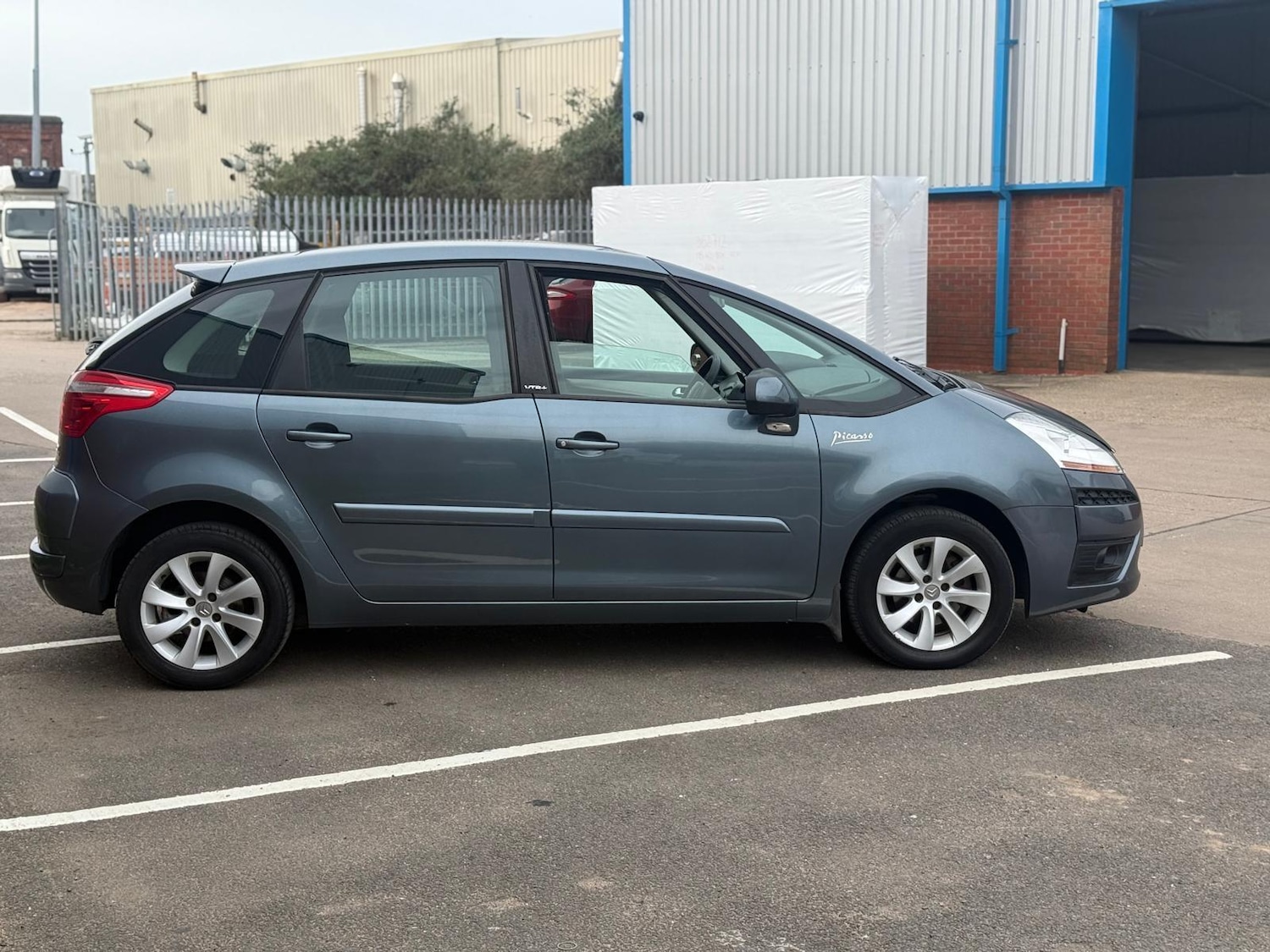 Used Citroen C4 Picasso 2010 for sale - 77993227: Photo 4