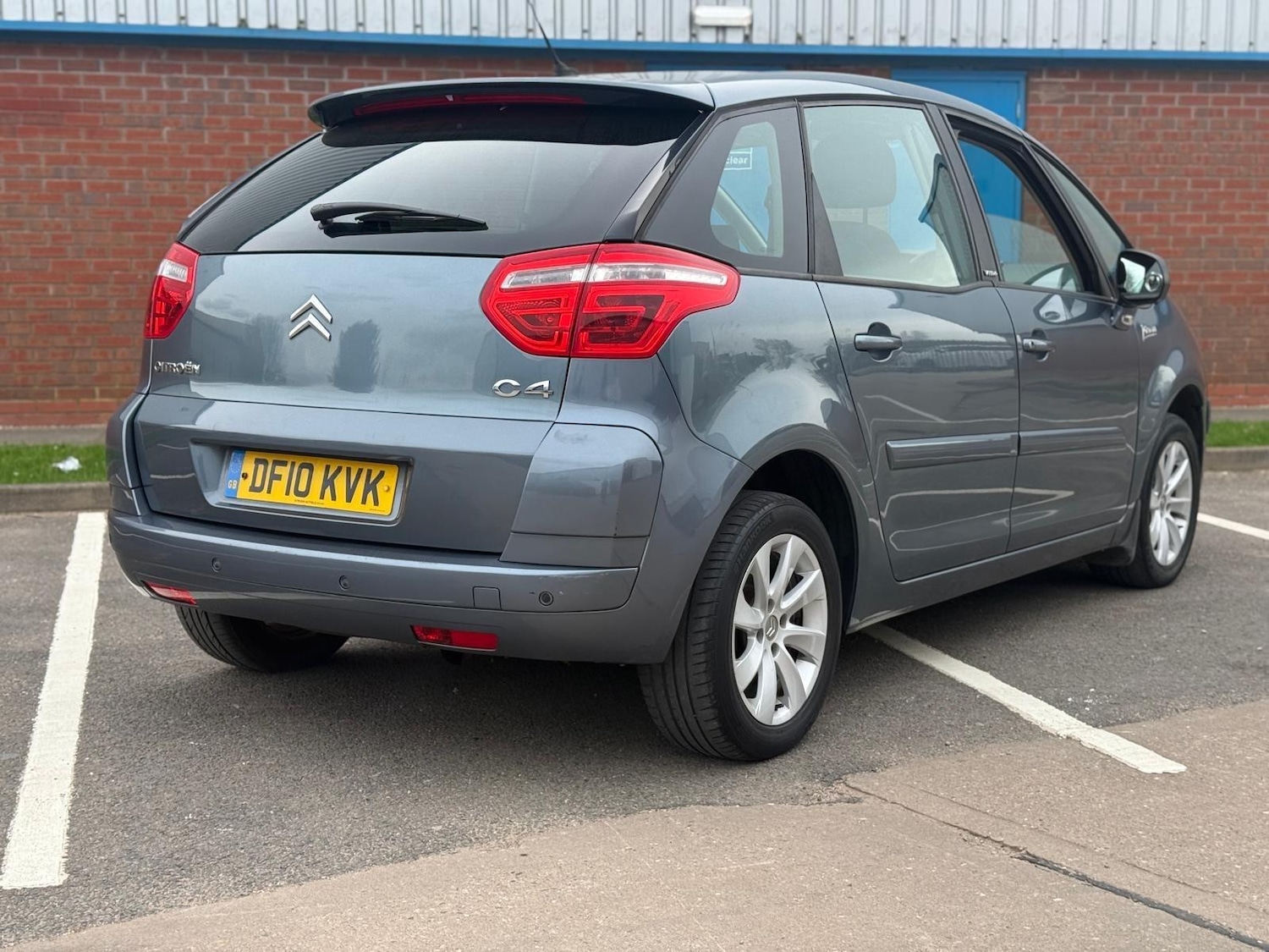 Used Citroen C4 Picasso 2010 for sale - 77993227: Photo 8