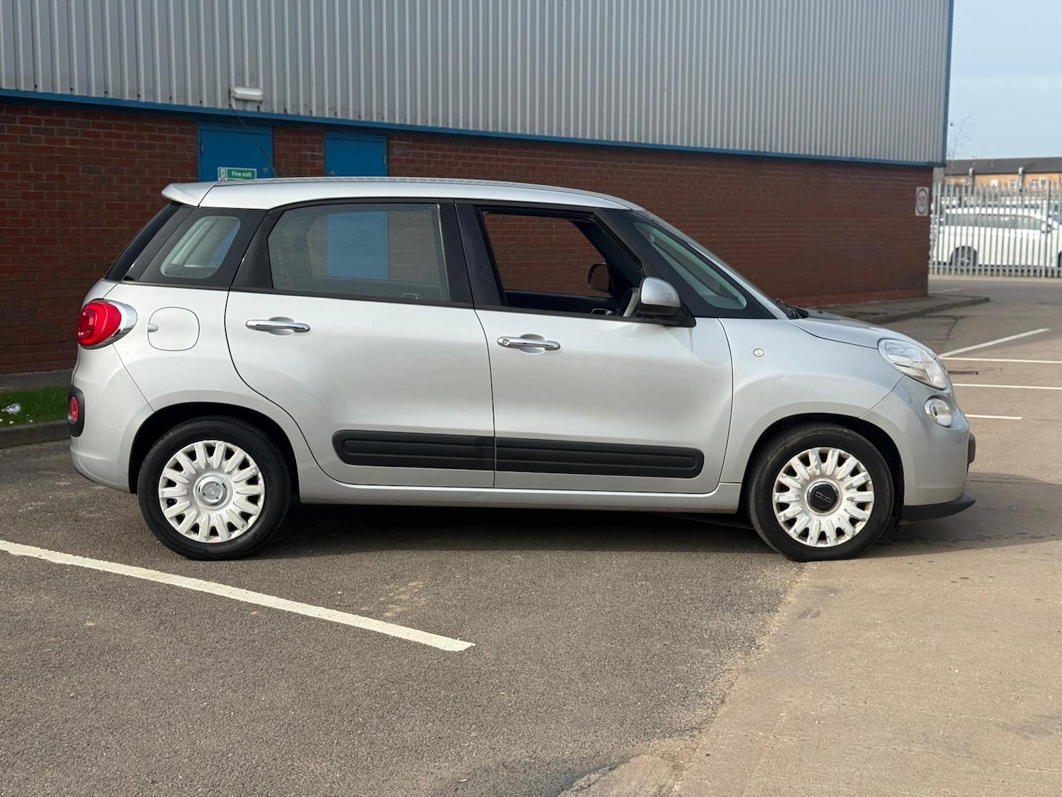 Used Fiat 500L 2013 for sale - 77994358: Photo 4