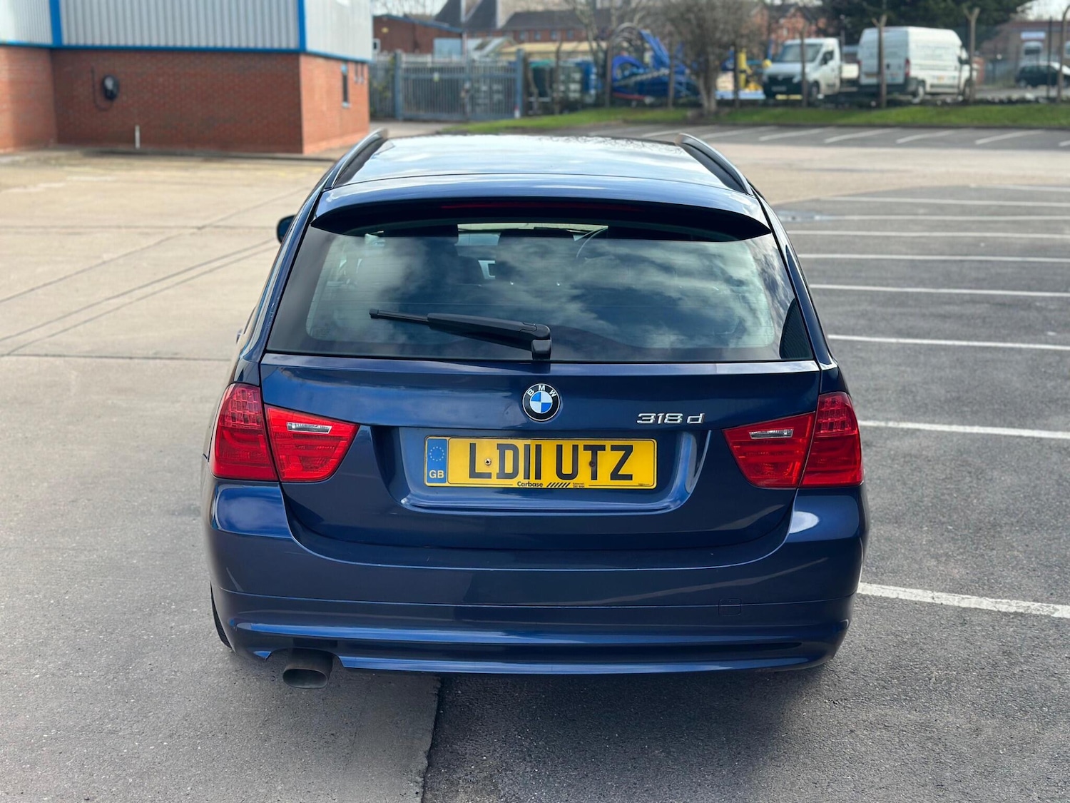 Used BMW 3 Series 2011 for sale - 77637726: Photo 2