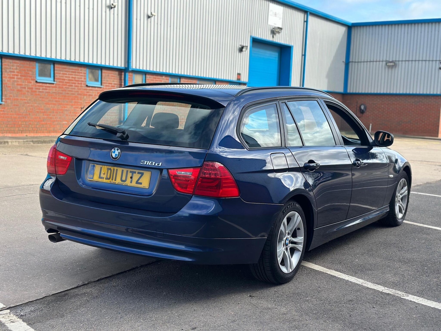 Used BMW 3 Series 2011 for sale - 77637726: Photo 8