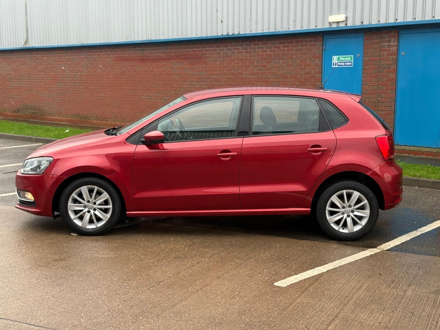 Used Volkswagen Polo for sale - 76886865: Photo 4