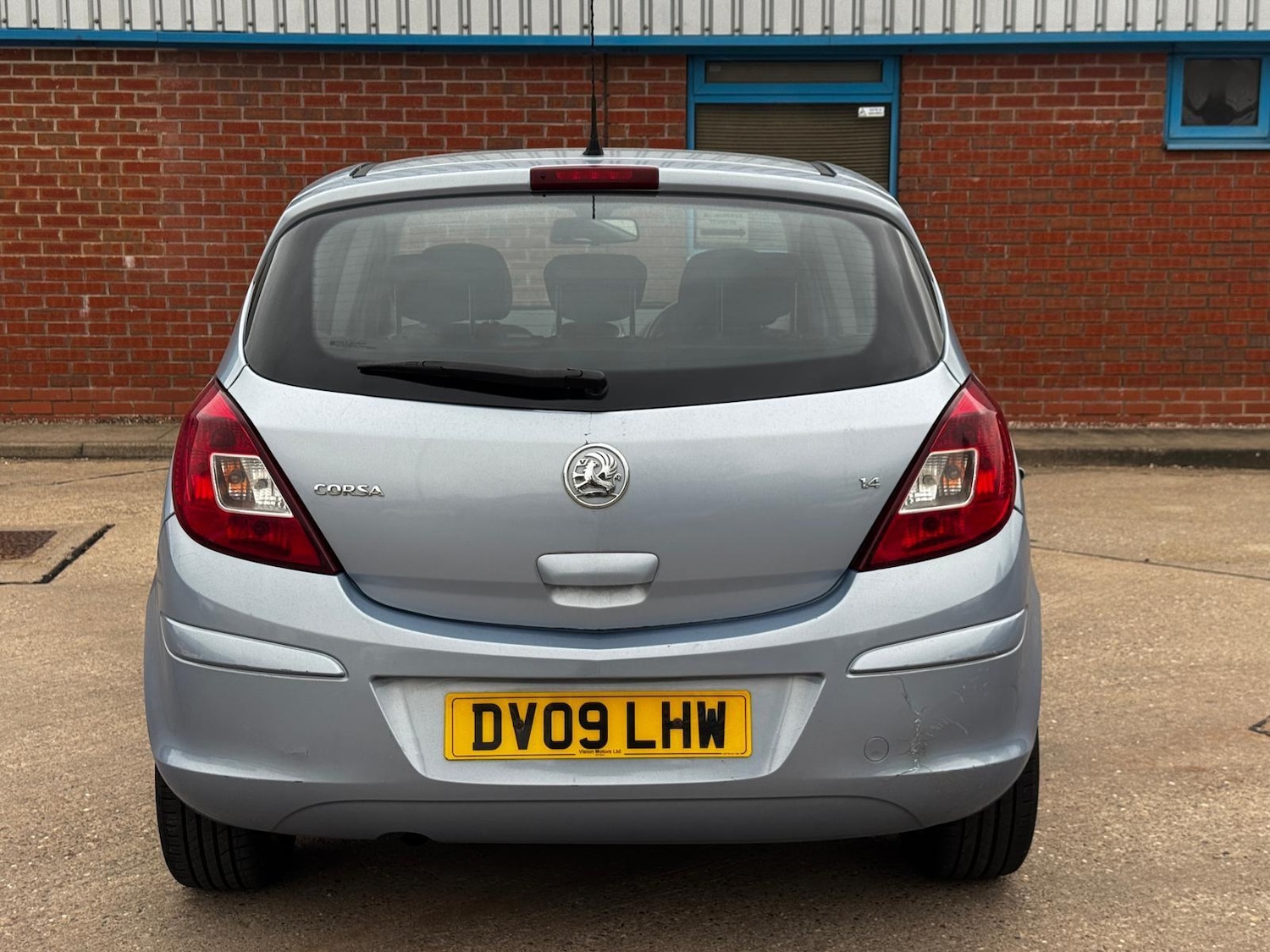 Used Vauxhall Corsa 2009 for sale - 77882509: Photo 2