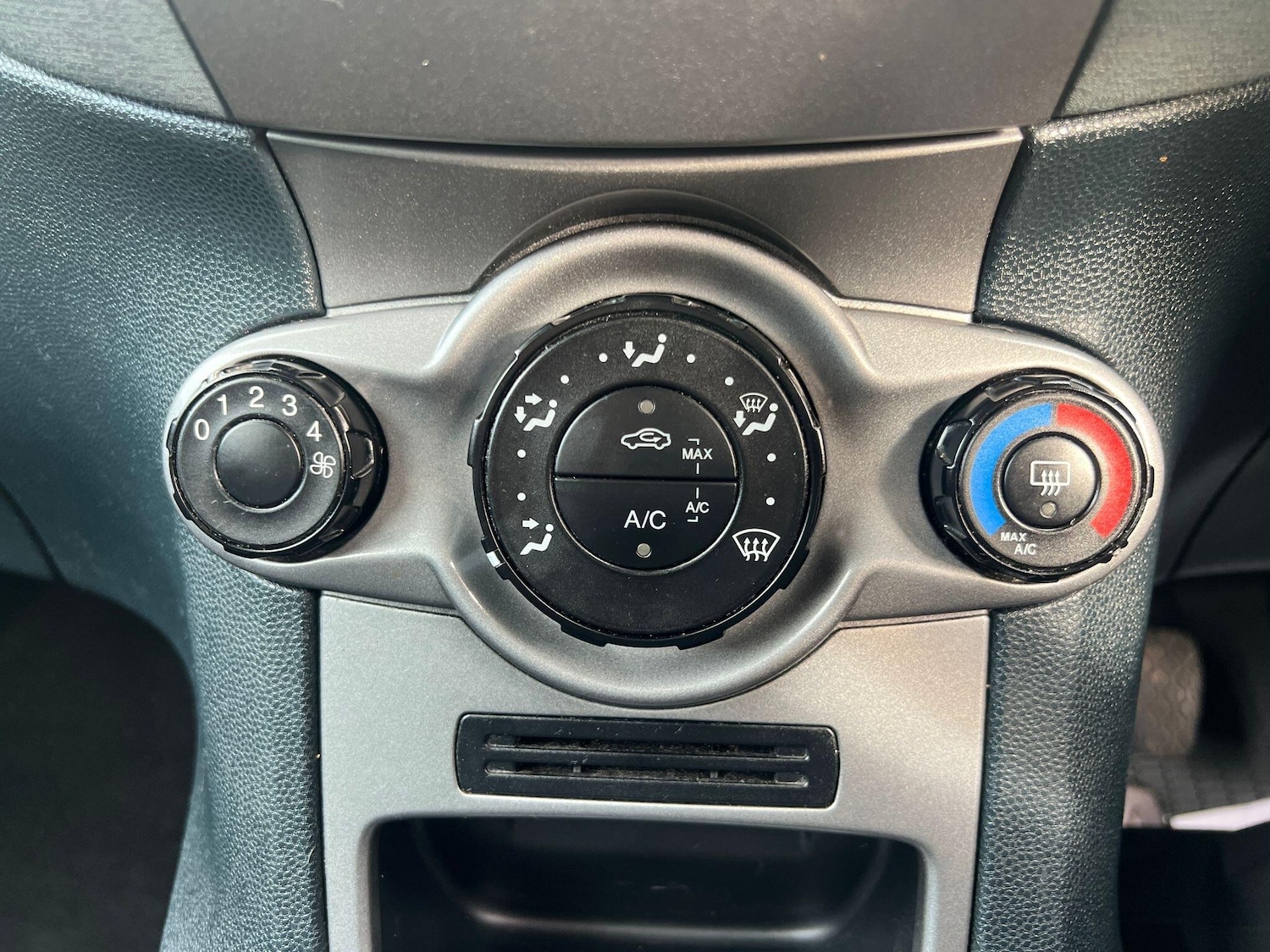 Used Ford Fiesta 2011 for sale - 76499040: Photo 19