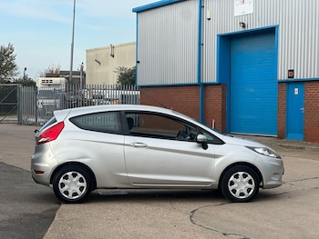 Used Ford Fiesta 2011 for sale - 76499040: Photo