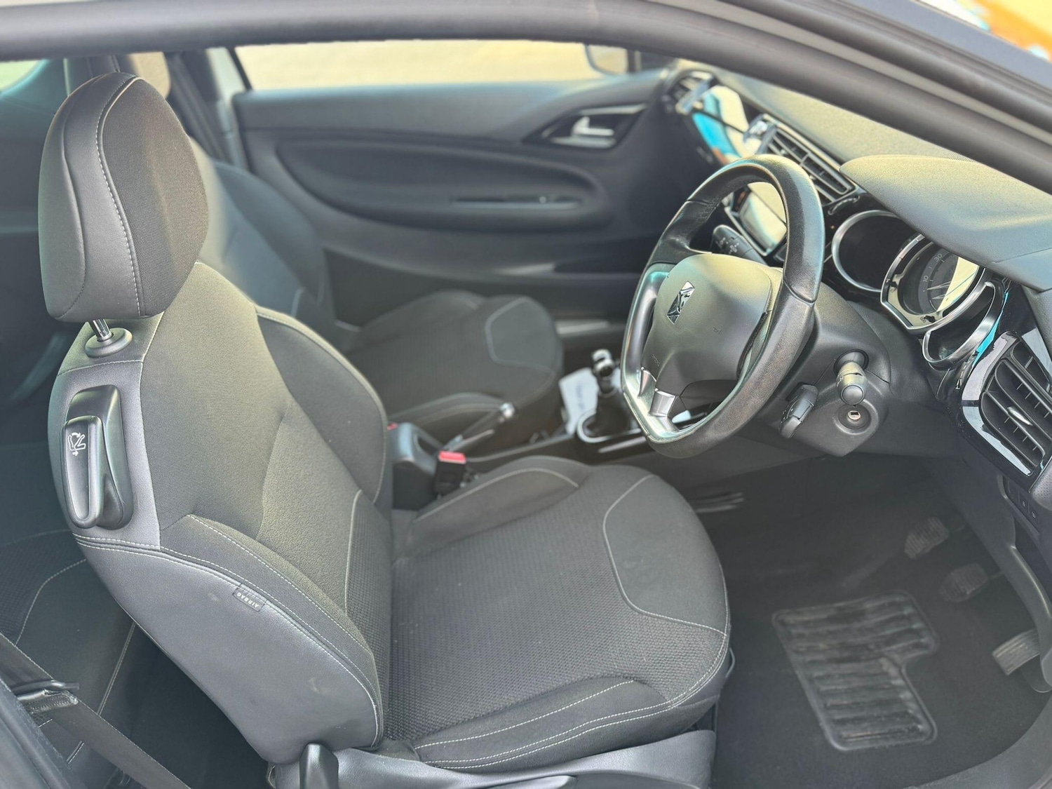 Used Citroen DS3 2014 for sale - 76572291: Photo 11