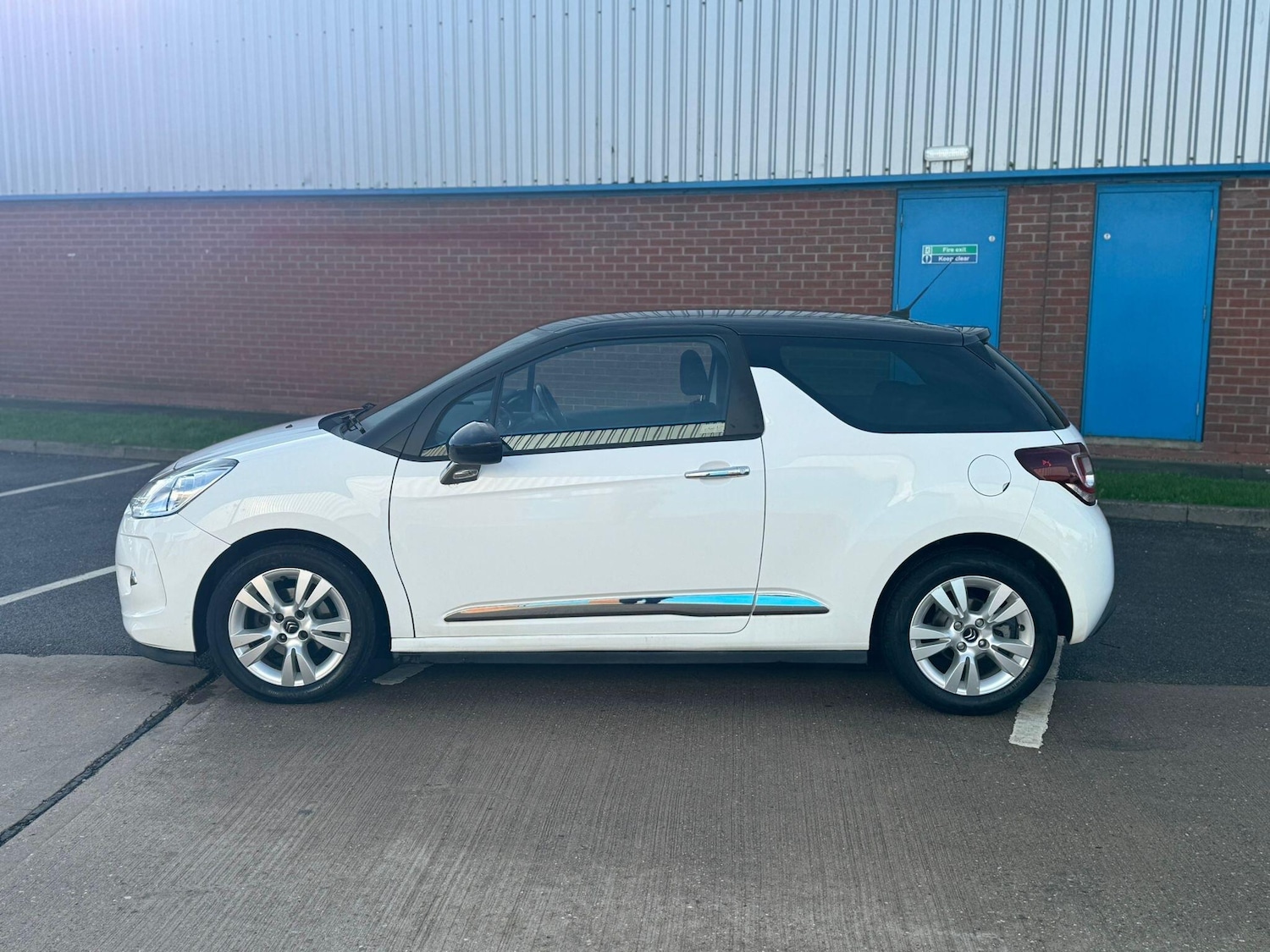 Used Citroen DS3 2014 for sale - 76572291: Photo 3