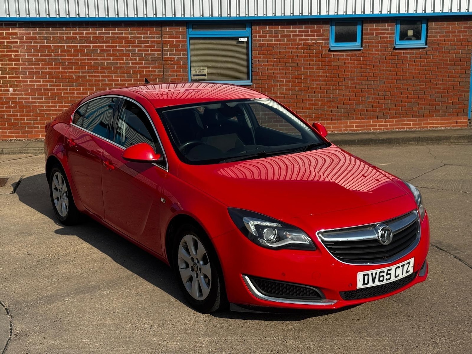 Used Vauxhall Insignia 2016 for sale - 77769346: Photo 2