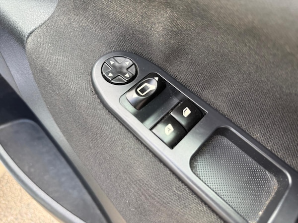 Used Peugeot 207 2007 for sale - 75269212: Photo 18
